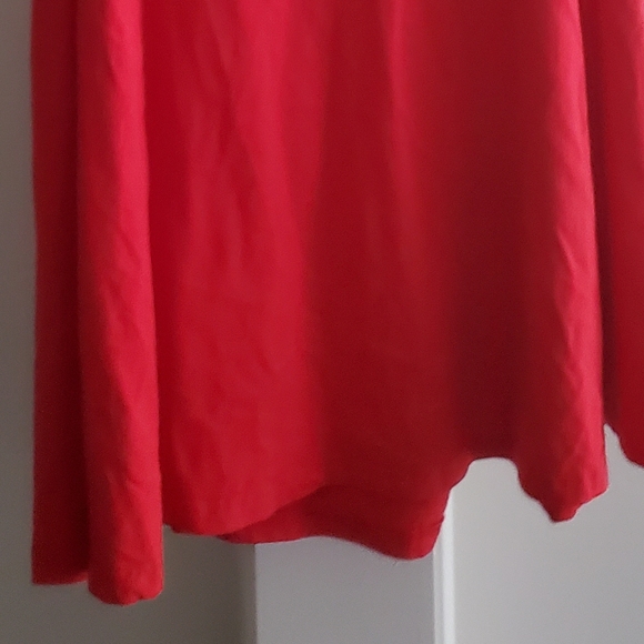 Bright red dress with keyhole tied back - Picture 2 of 3